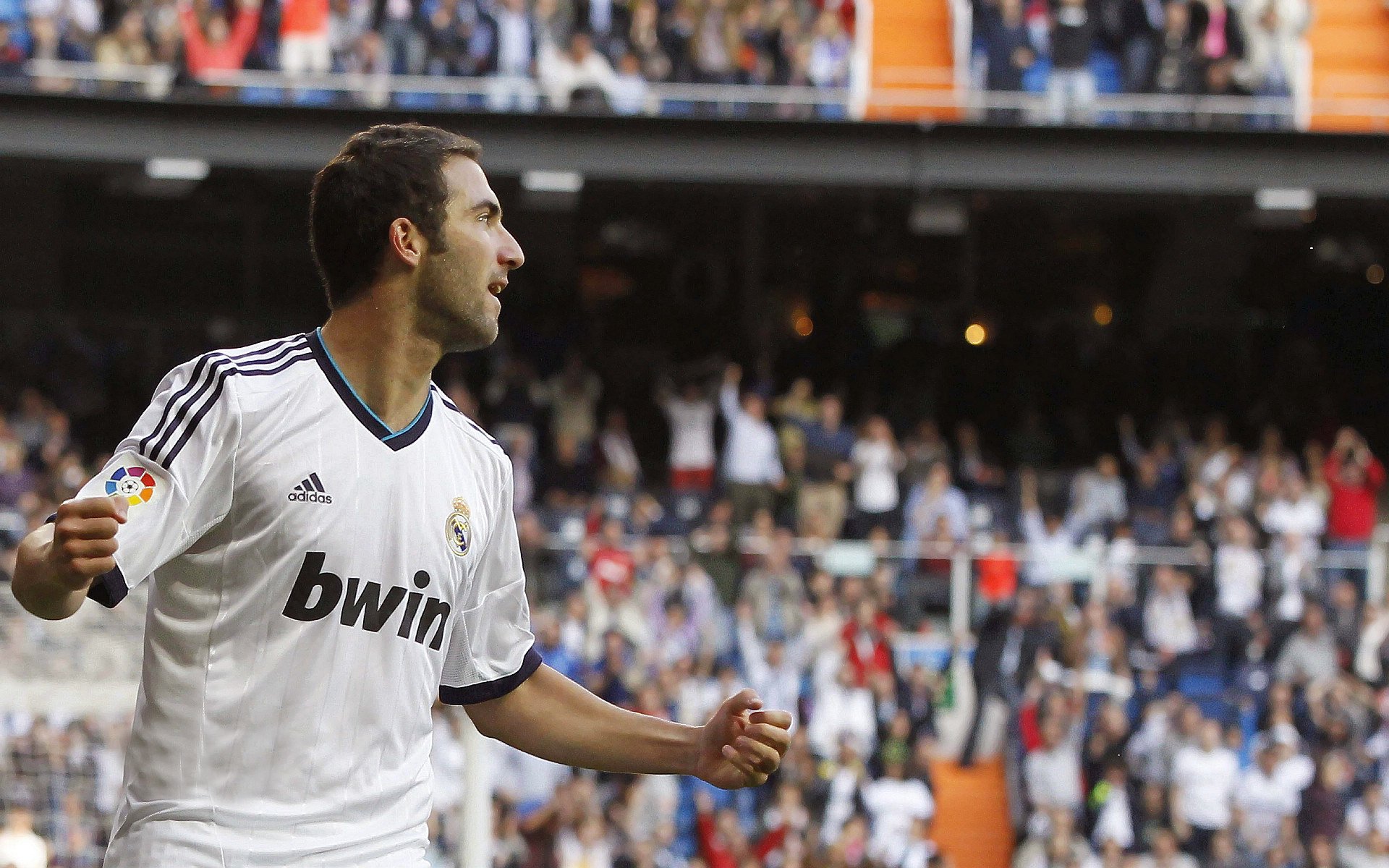 米兰全站APP正式版下载-勒沃库森继续保持不败纪录，主帅满意球队发挥，勒沃库森的球星